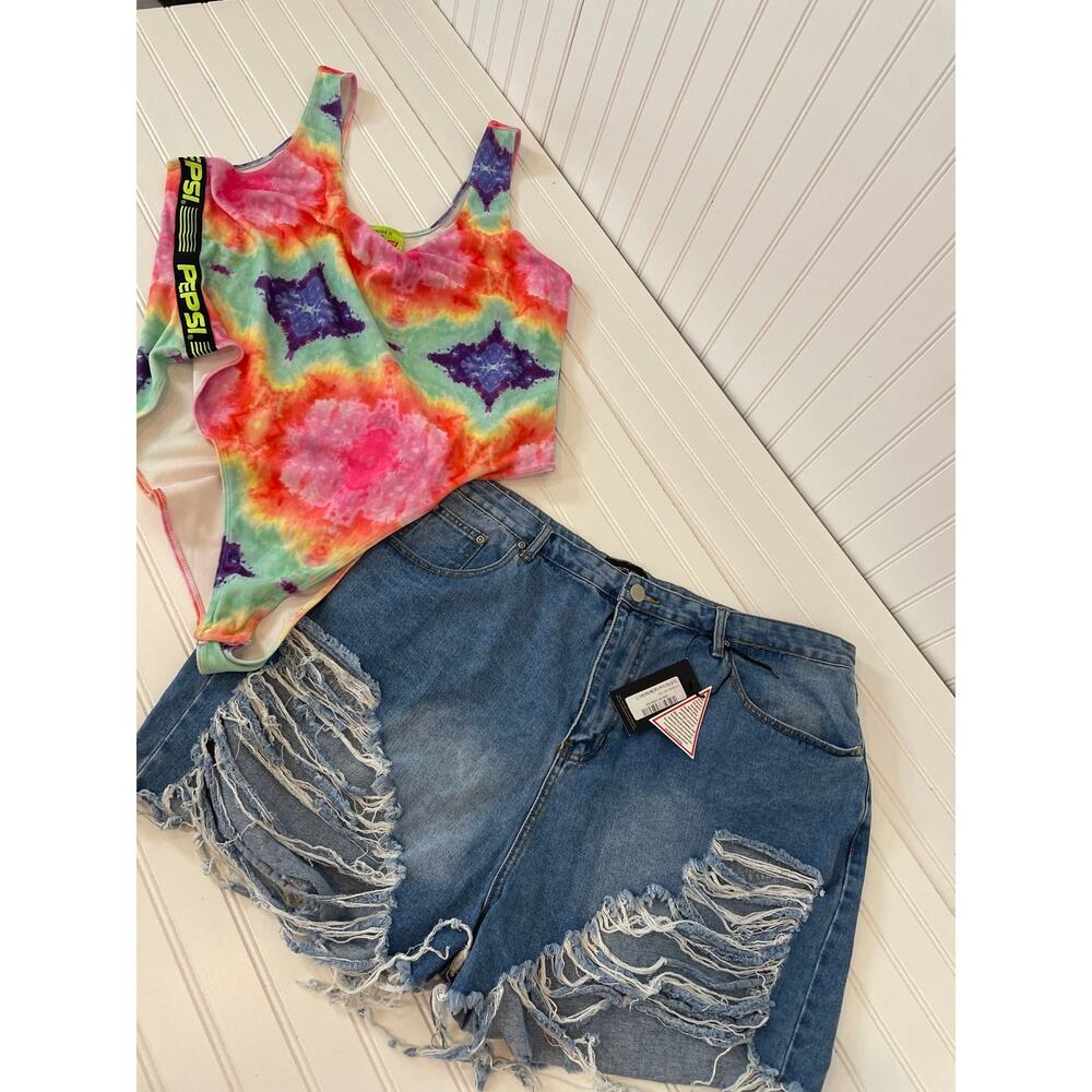 Prettylittlethings & Forever 21 Y2K Pepsi Bodysuit & Distressed Denim Shorts